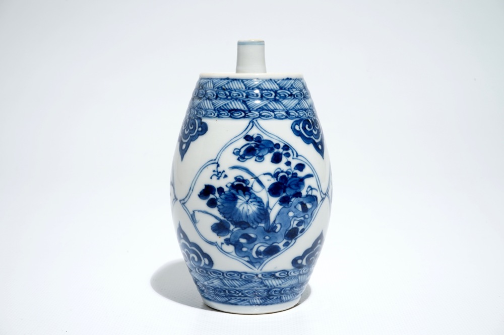 A Chinese blue and white barrel-shaped flask with floral design, Kangxi