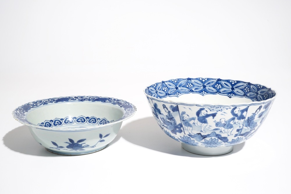 A Chinese blue and white bowl with figures, Kangxi, and a klapmuts crane bowl, probably Wanli