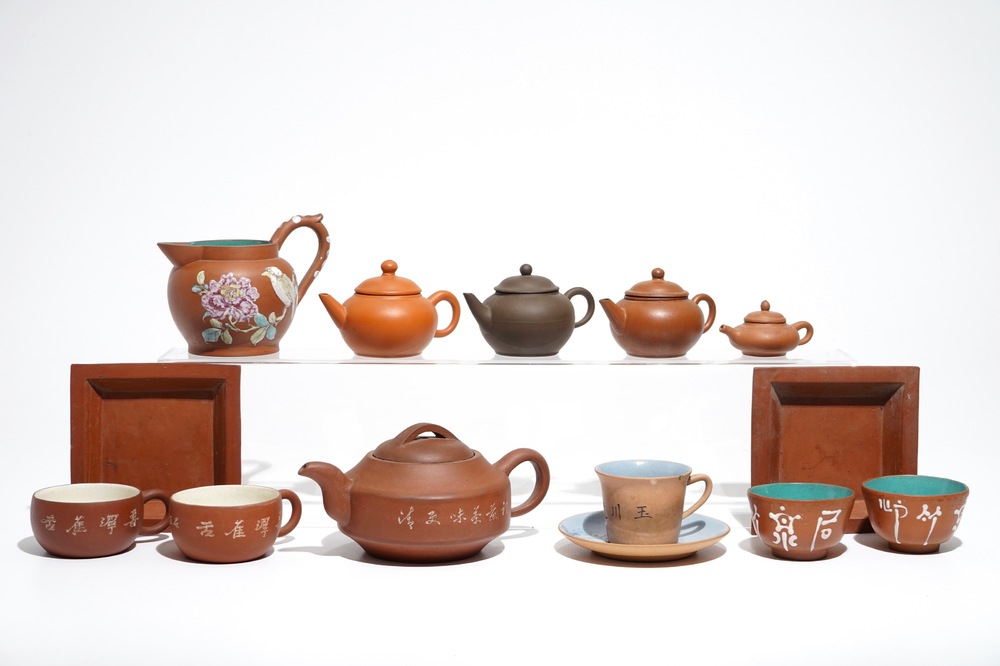 Une collection d'objets &agrave; th&eacute; en gr&egrave;s de Yixing, Chine, 19/20&egrave;me