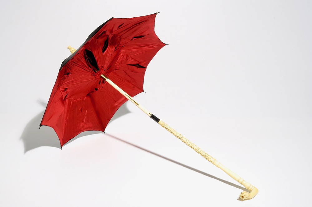 A Chinese folding umbrella with ivory handle, in original box marked Lee Ching, Canton, 19th C.