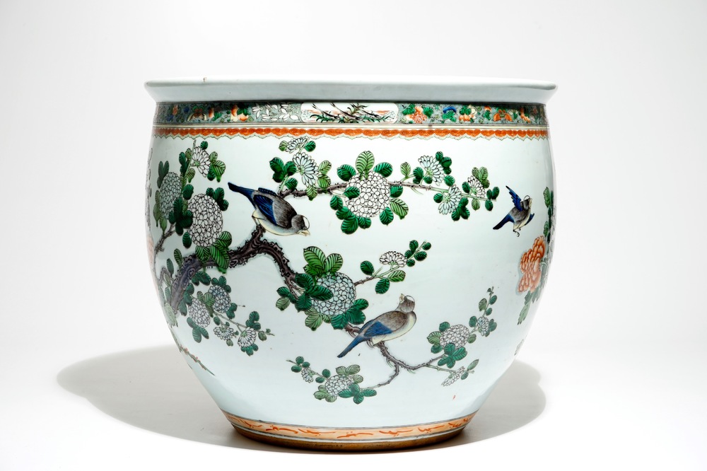 A Chinese famille verte fishbowl with birds among flowers, 19th C.