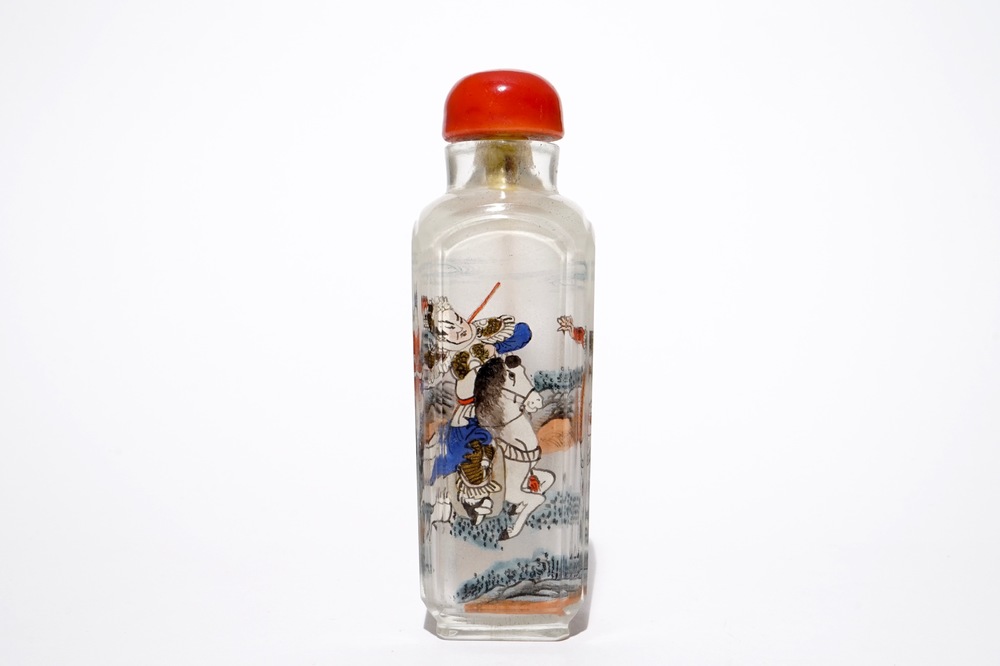 A Chinese inside-painted glass snuff bottle, 20th C.
