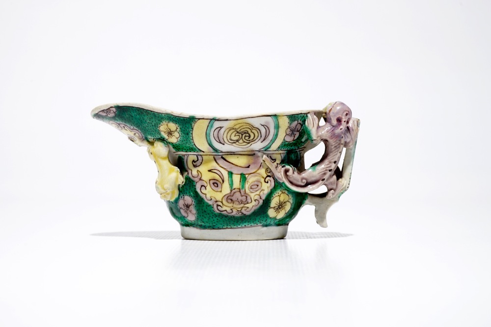 Een Chinese famille verte libation cup, Kangxi