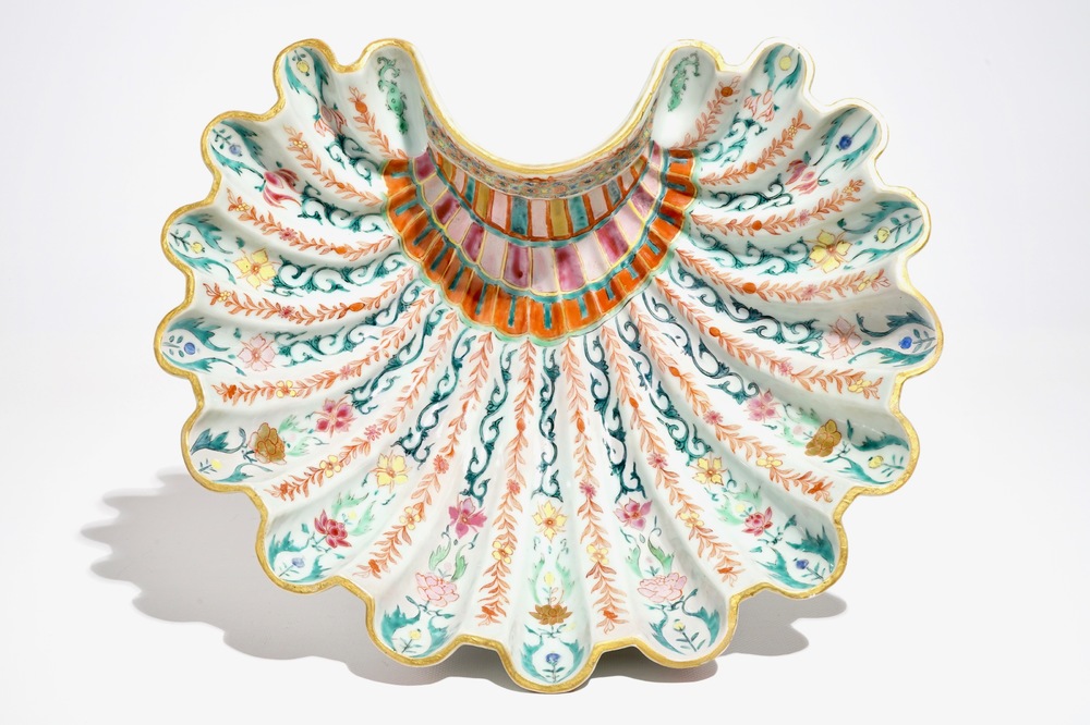 A Chinese famille rose shell-shaped basin, Qianlong