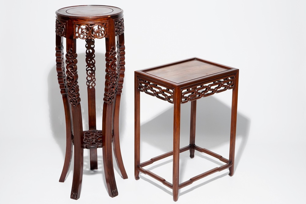 Deux socles en bois sculpt&eacute;, Chine, 20&egrave;me