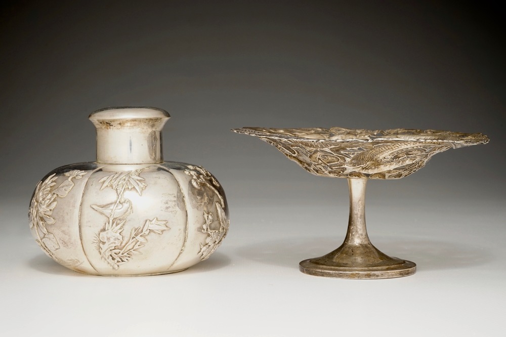 A Chinese silver tea caddy and an openworked dragon tazza, 19/20th C.