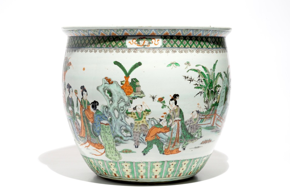 A Chinese famille verte fish bowl with figural design, 19th C.