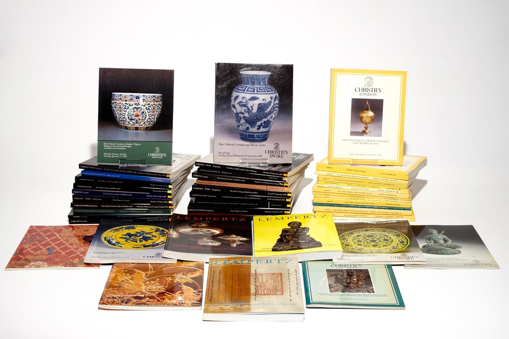 Quarante-quatre catalogues d'arts d'Asie, ann&eacute;es '80 et '90