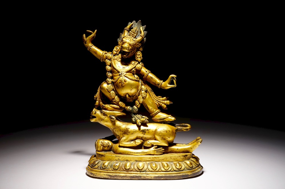 Un mod&egrave;le de Yama Dharmaraja en bronze dor&eacute;, Tibet, 18&egrave;me