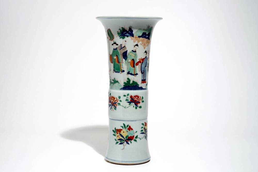 A Chinese wucai gu vase, 19/20th C.