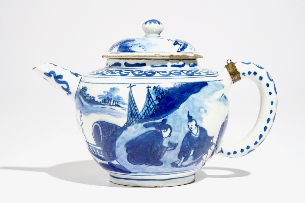 A Dutch Delft blue and white chinoiserie teapot and cover, 1st half 18th C.