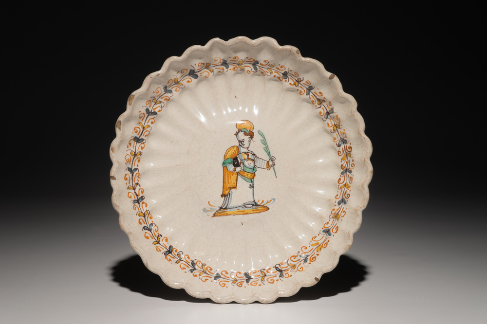 An Italian maiolica crespina with a saint, Deruta, 17th C.