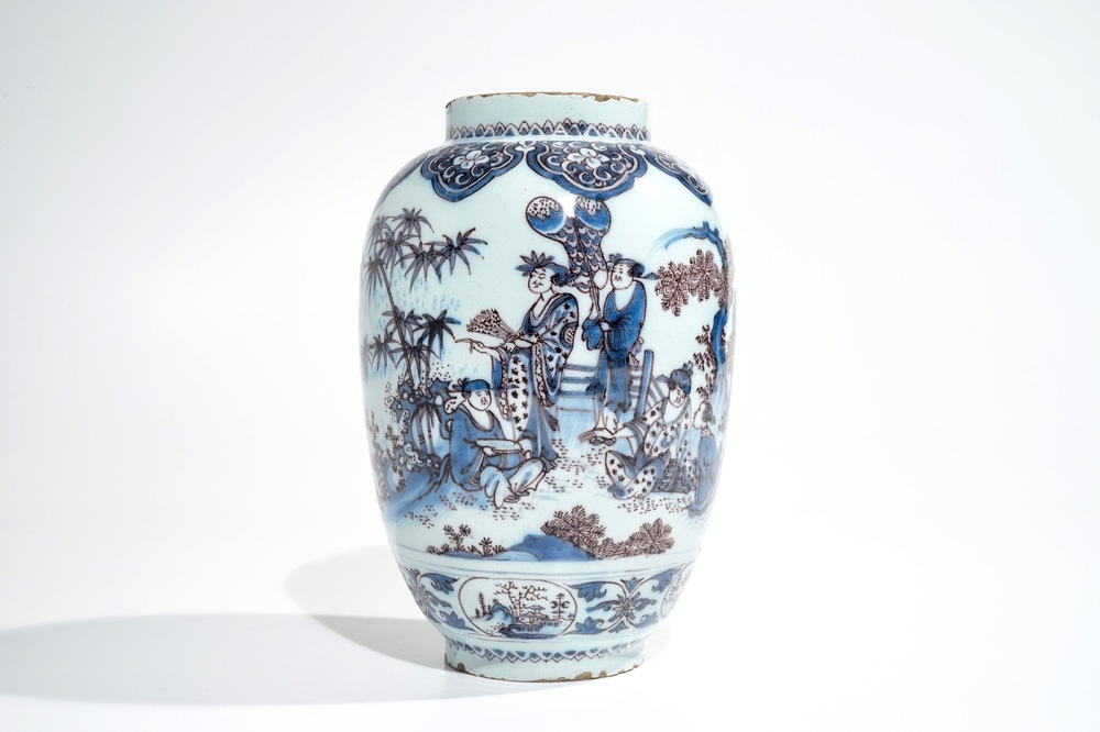 A fine Dutch Delft blue, white and manganese chinoiserie vase, 17th C.