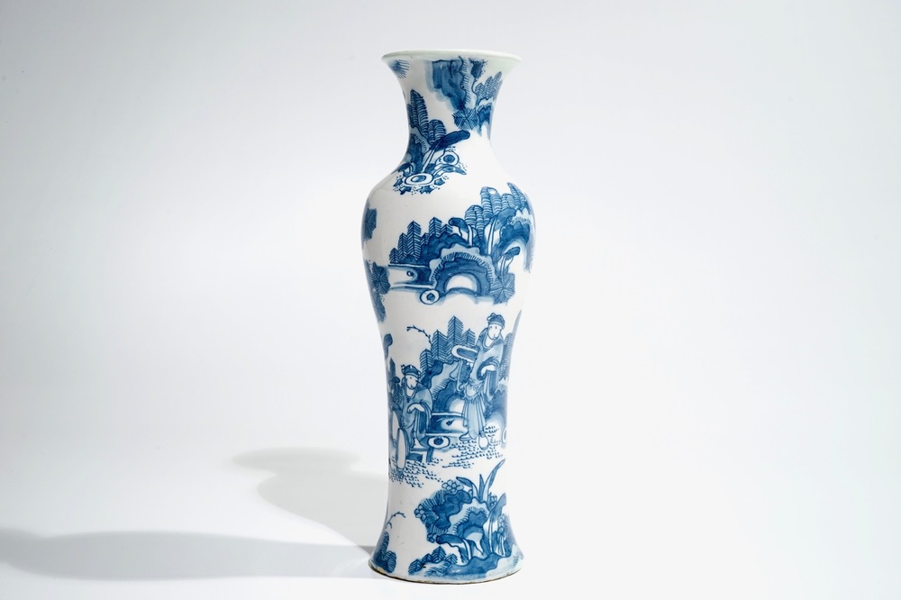 A Dutch Delft blue and white chinoiserie vase, 2nd half 17th C.