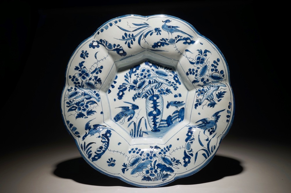 A Dutch Delft blue and white gadrooned chinoiserie dish, 2nd half 17th C.