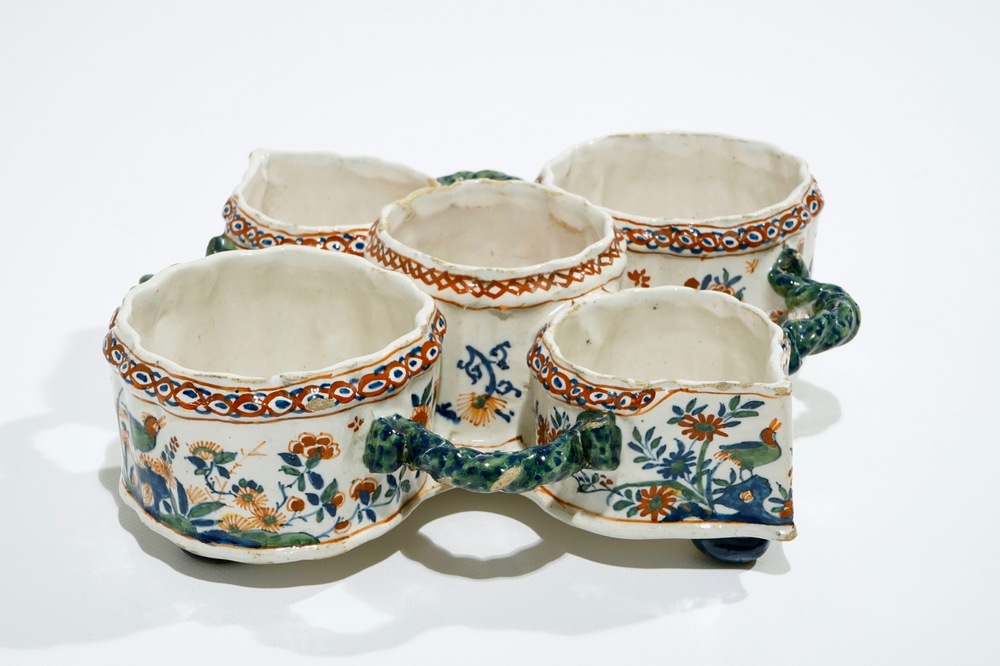 A Dutch Delft cashmire palette cruet stand, 17/18th C.