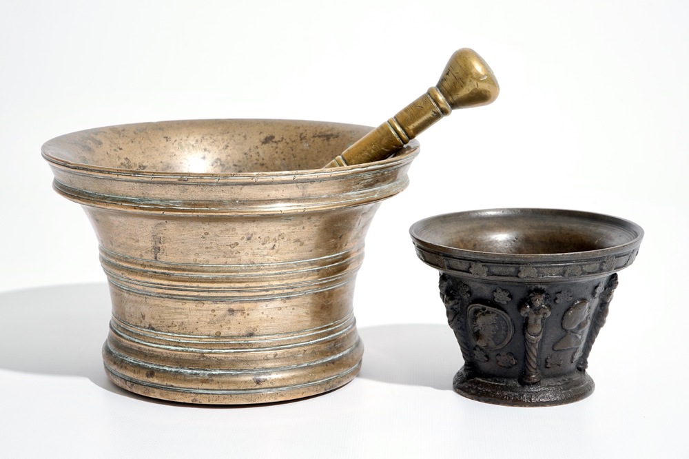 Two bronze mortars and one pestle, France or Flanders, 16/17th C.