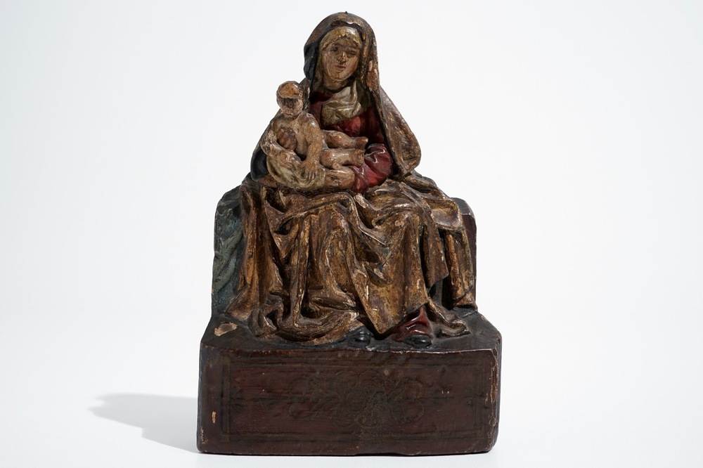 Een Madonna met kind, eik met polychromie, Vlaanderen, 1e helft 16e eeuw