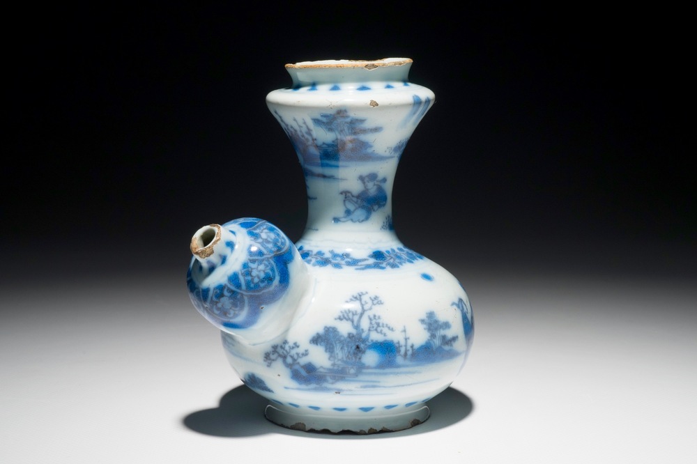 A Dutch Delft blue and white chinoiserie kendi, 2nd half 17th C.