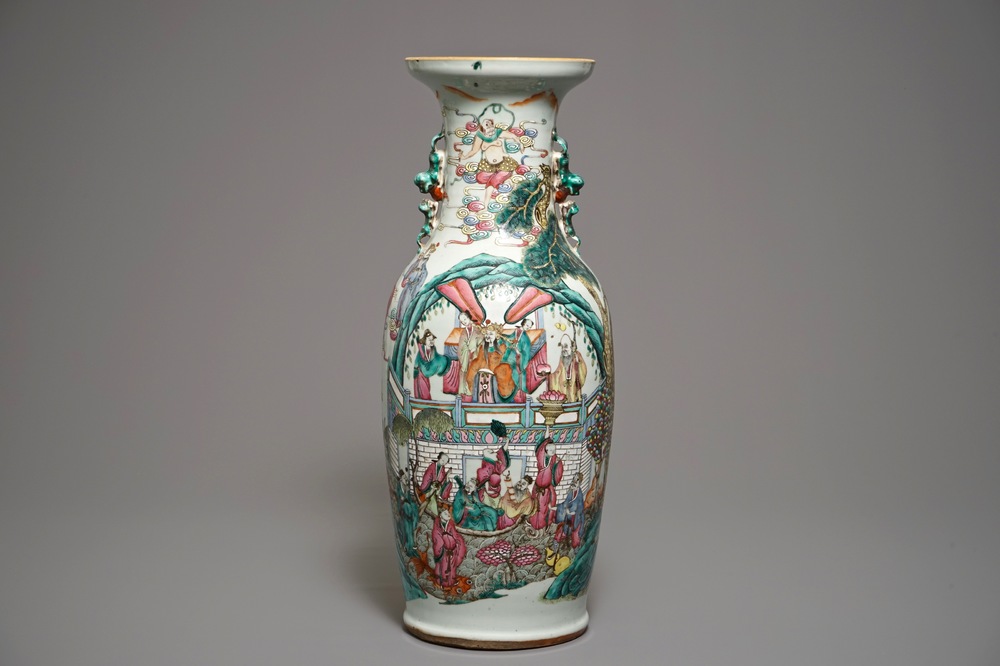 A Chinese famille rose vase with circular court scene design, 19th C.