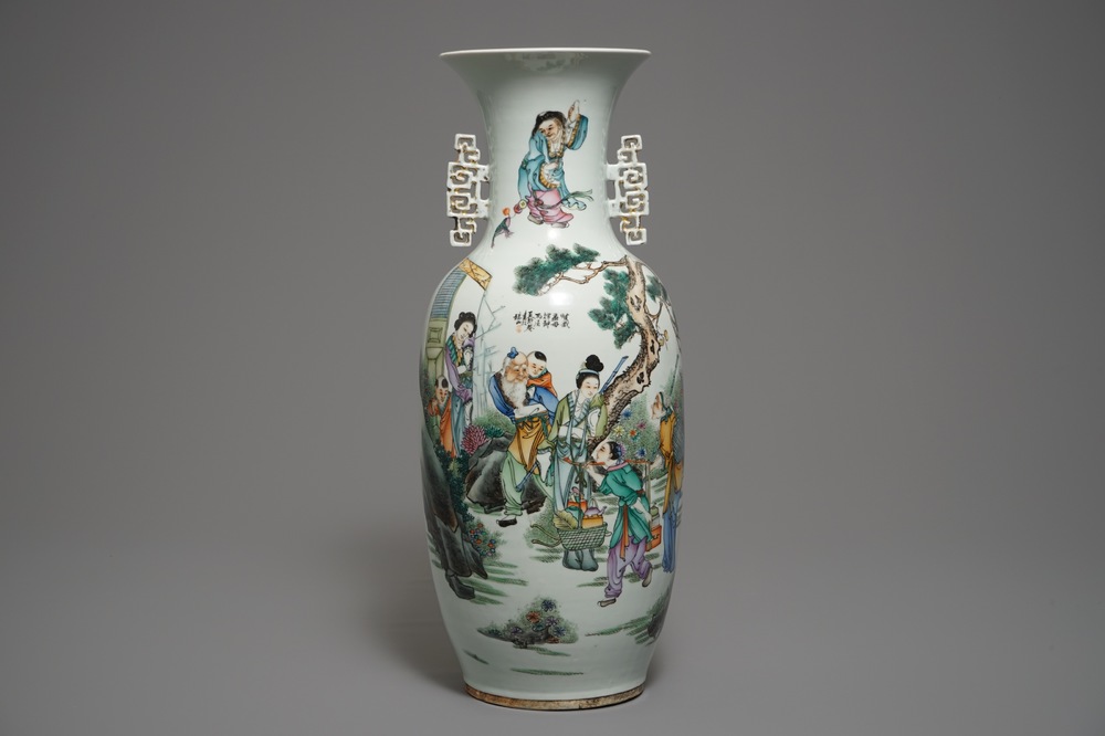A Chinese famille rose two-sided design vase, 19/20th C.