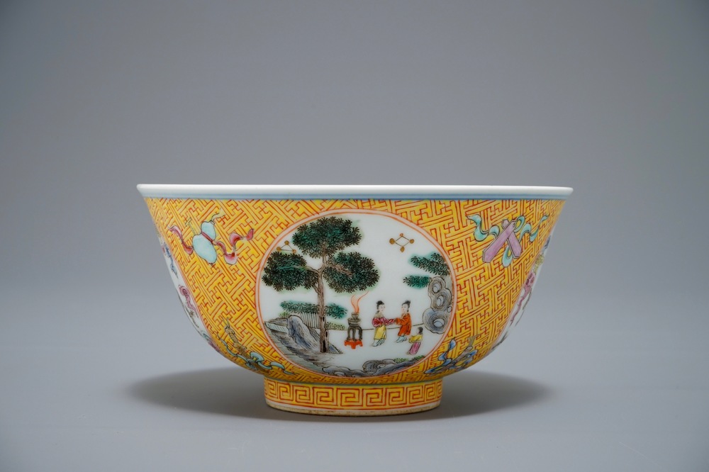 A Chinese famille rose bowl with figural medallions, Qianlong mark, 20th C.