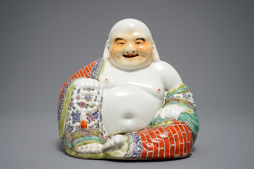 A large Chinese famille rose figure of Buddha, 19/20th C.