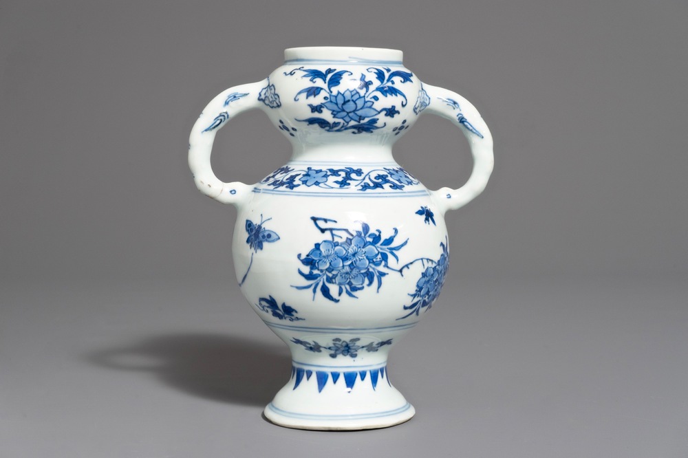 Een Chinese blauwwitte vaas met olifantenoren, Transitie periode