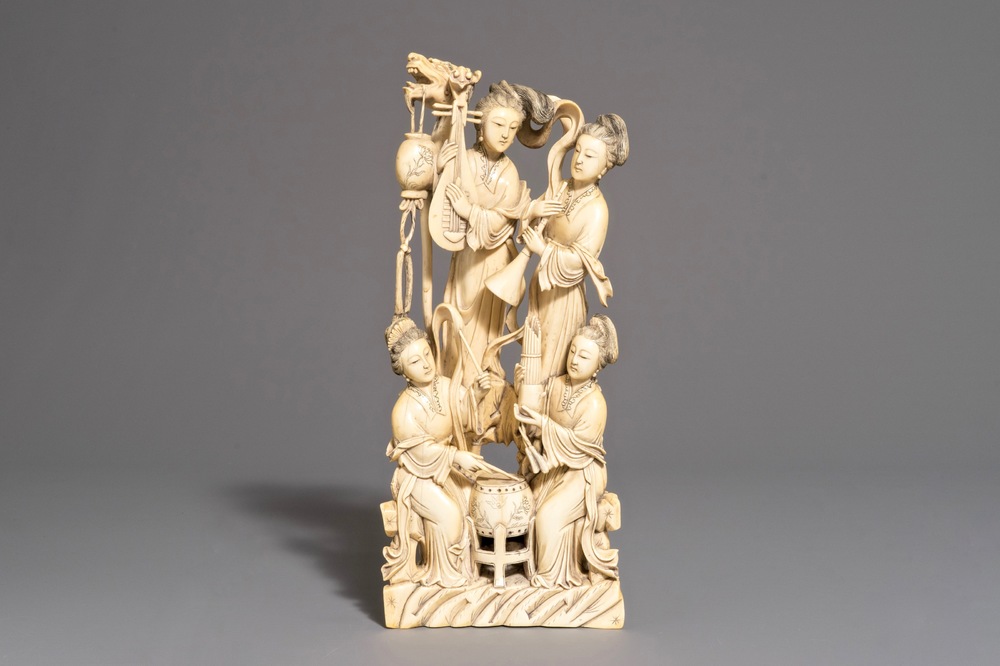 Un groupe de musiciennes en ivoire sculpt&eacute;, Chine, 19&egrave;me