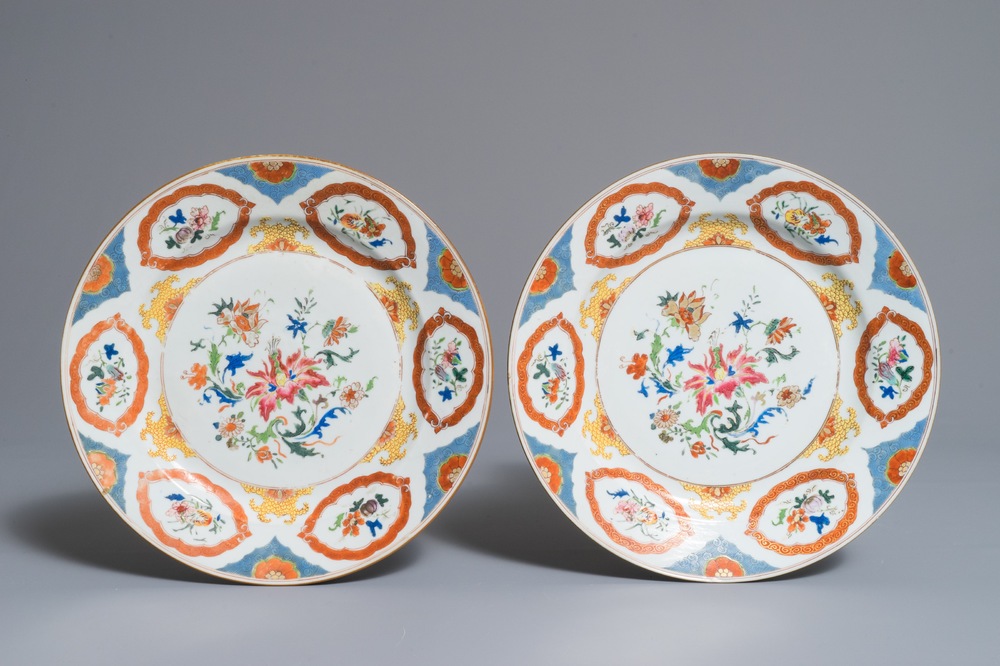 A pair of Chinese famille rose 'Pronk'-studio plates, Qianlong