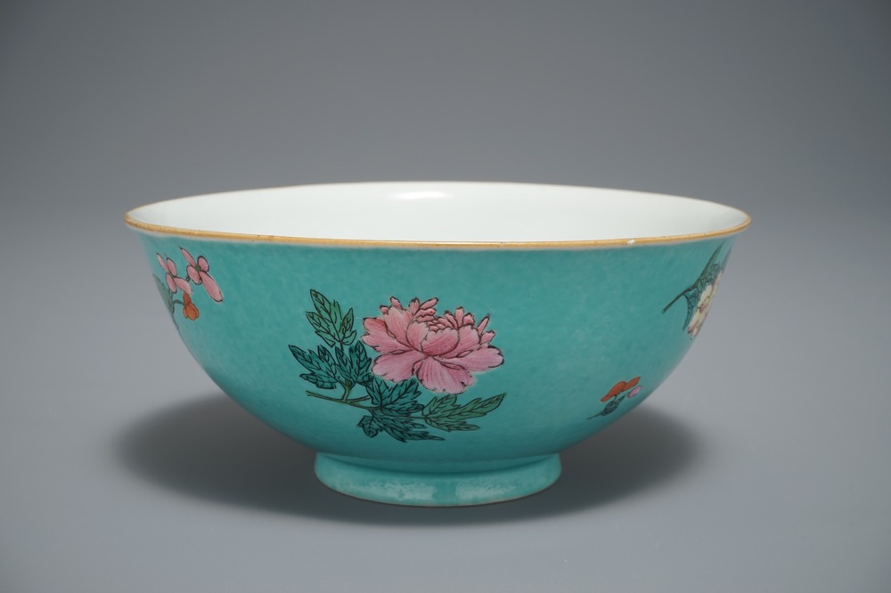 A Chinese famille rose turquoise-ground bowl, Qianlong mark, 19/20th C.