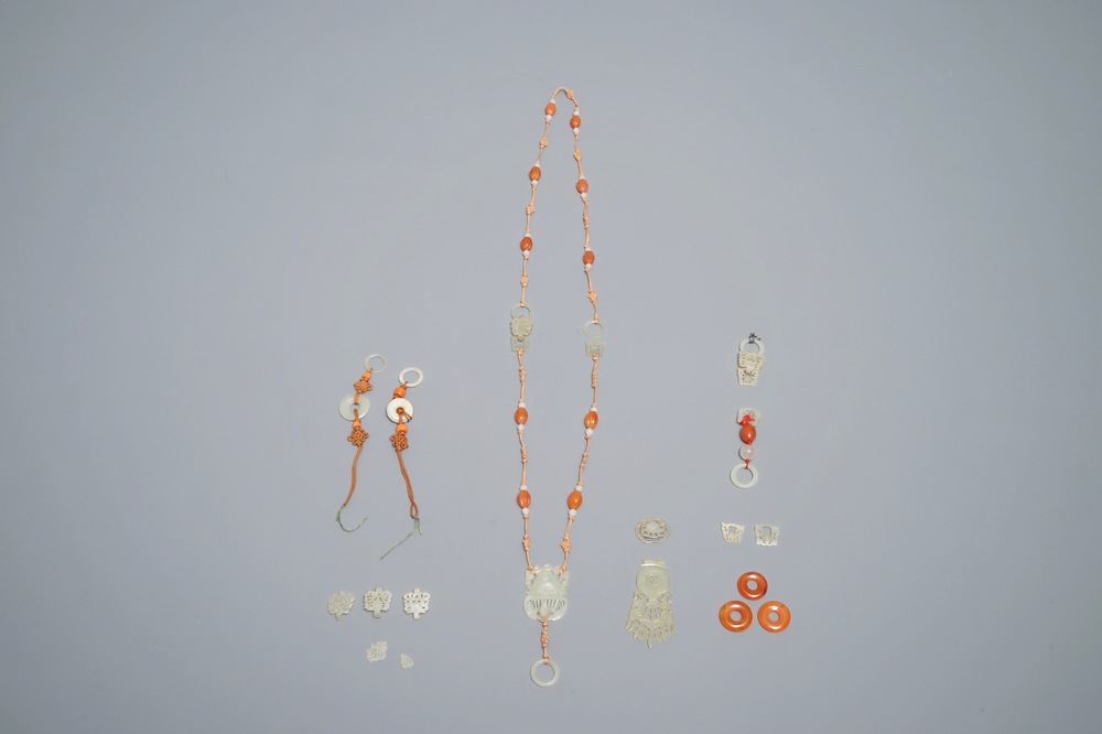 A Chinese jade and carneole necklace, Qing