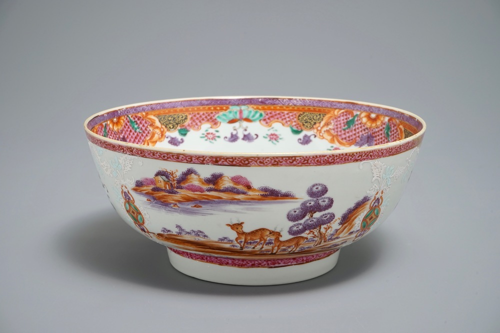 A Chinese famille rose export porcelain bowl with deers, Qianlong