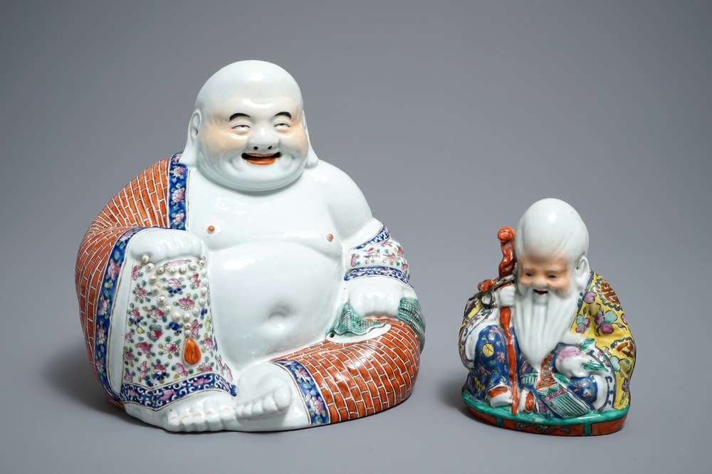 Une figure de Bouddha et une de Shou Lao en porcelaine de Chine famille rose, 19/20&egrave;me
