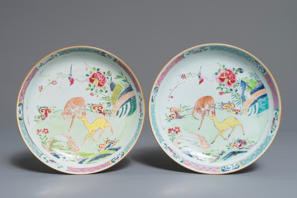 A pair of Chinese famille rose plates with deers, Yongzheng/Qianlong