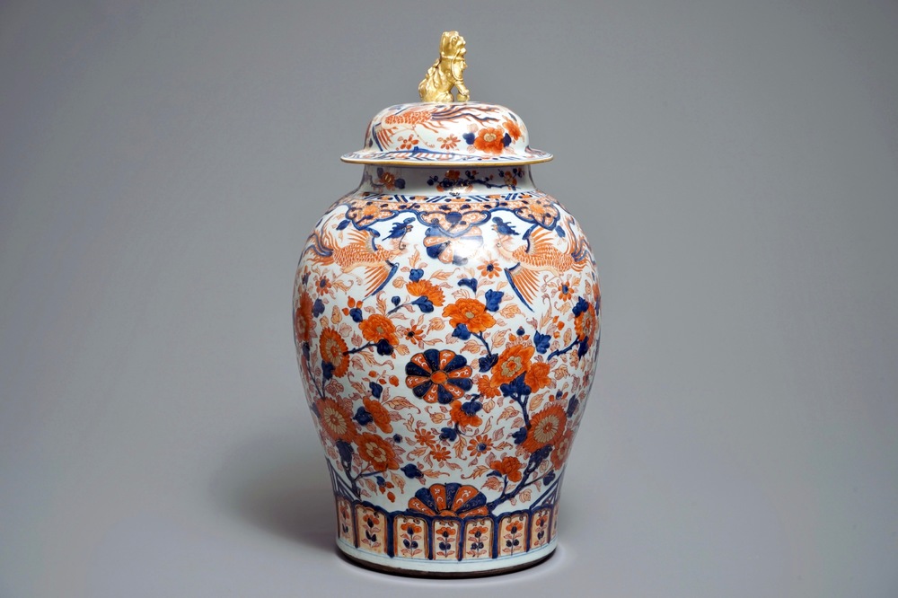A large Chinese Imari-style vase and cover with phoenix and qilins, Kangxi