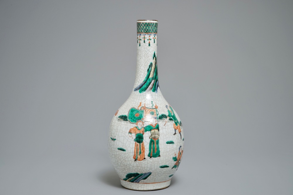 A Chinese famille verte crackle ware bottle vase, 19/20th C.