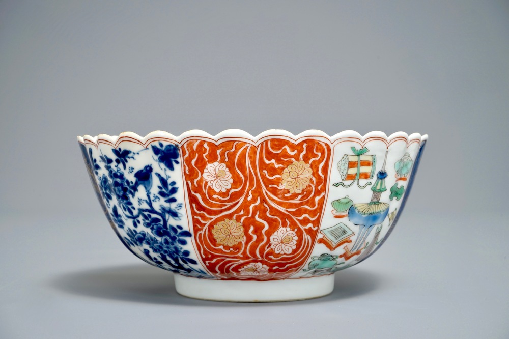 A lobed Chinese famille verte bowl with 'shells' design, Kangxi