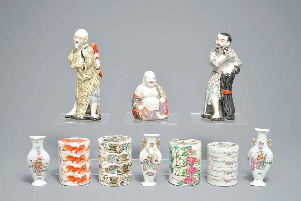 Three Chinese famille rose figures, three wall vases and four cylindrical boxes, 19/20th C.