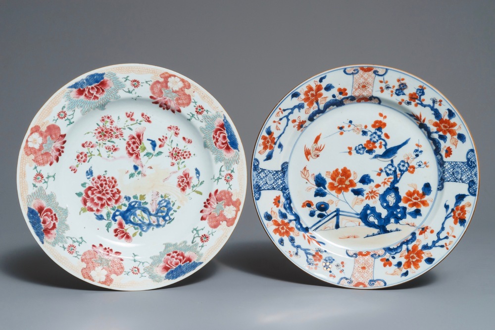 Two Chinese famille rose and Imari-style dishes, Kangxi/Yongzheng