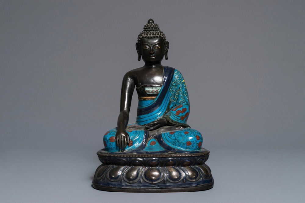 Un mod&egrave;le de Bouddha en &eacute;maux cloisonn&eacute;s, Chine, 19&egrave;me