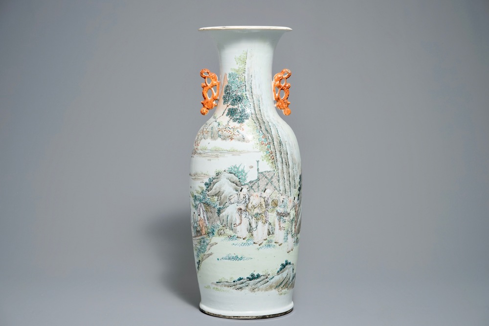 A fine Chinese qianjiang cai vase with figures in a landscape, 19/20th C.