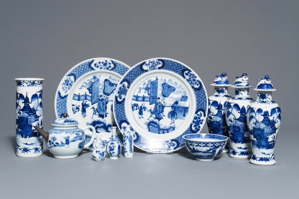 Un bel ensemble en porcelaine de Chine bleu et blanc, Kangxi et apr&egrave;s