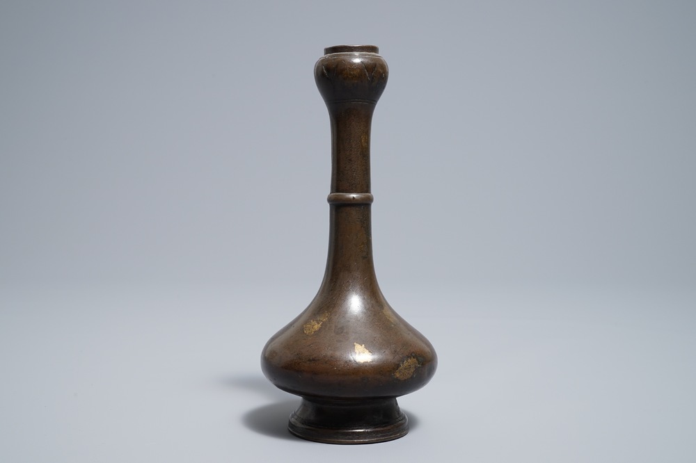 A Chinese gold-splashed bronze garlic head vase, Ming