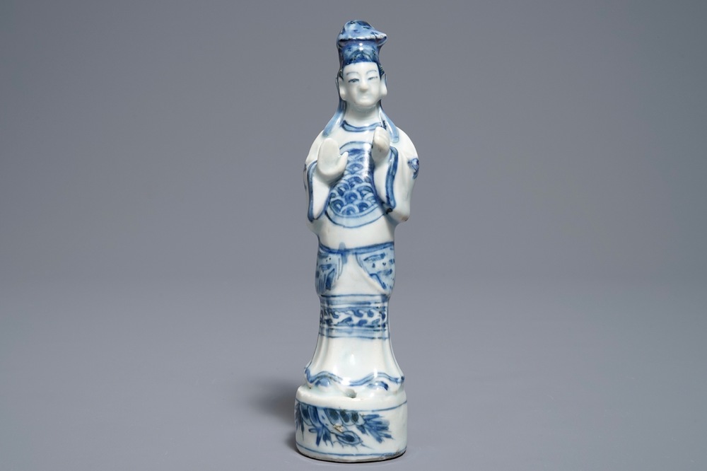 Een Chinees blauwwit model van een dame, Wanli