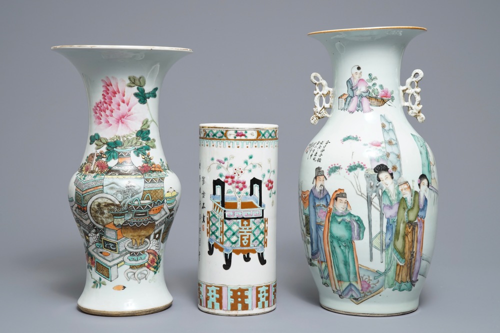 Drie Chinese famille rose vazen met diverse decors, 19/20e eeuw