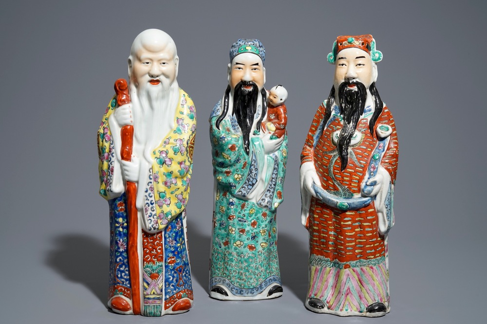 Een set van drie Chinese famille rose onsterfelijken, 19/20e eeuw