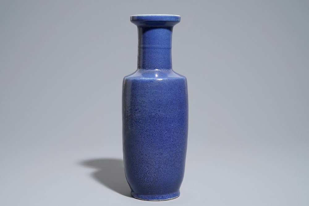 A Chinese monochrome blue rouleau vase, 19/20th C.