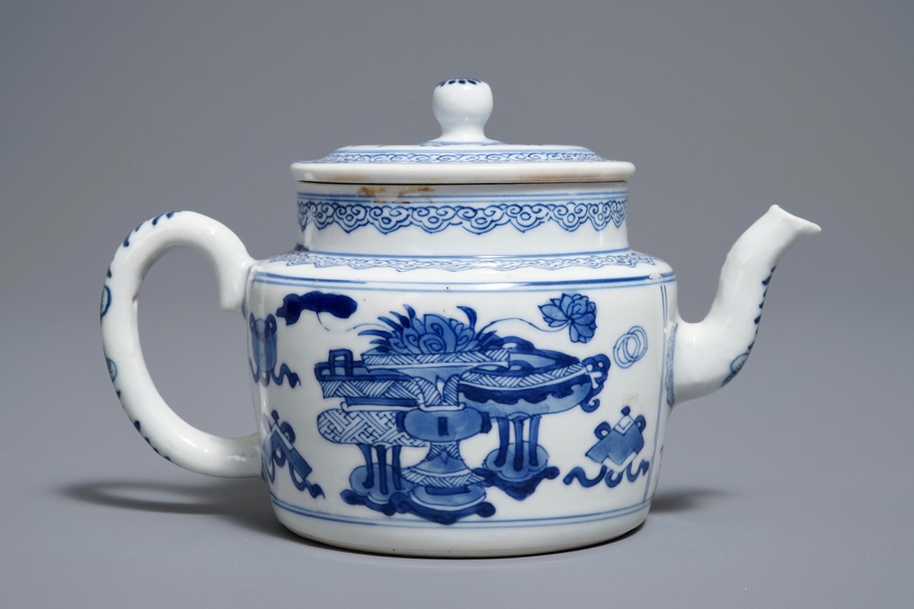A Chinese blue and white teapot and cover with 'antiquities' design, Kangxi