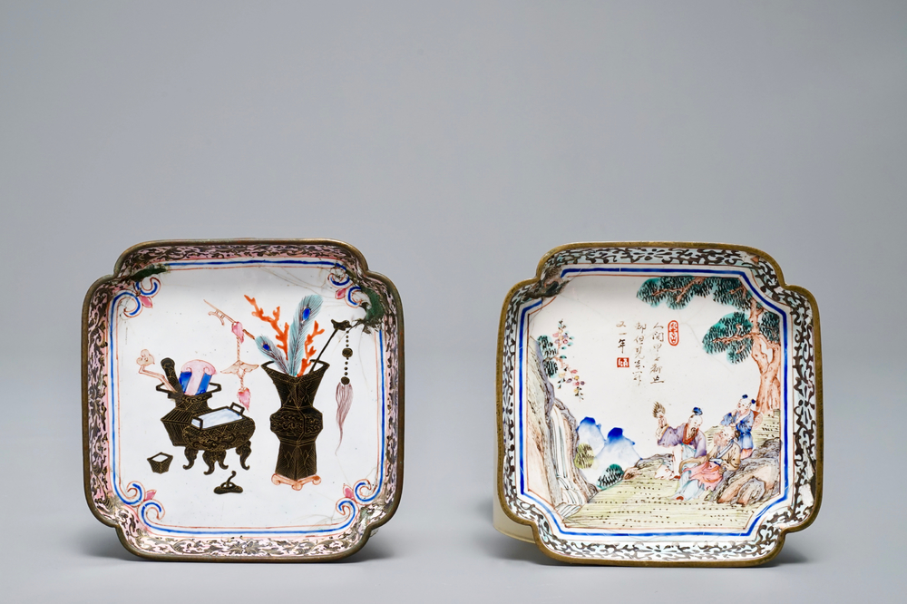 Twee vierkante Chinese Canton email schoteltjes, Qianlong
